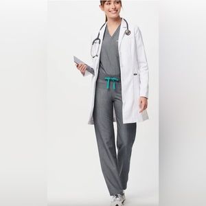 Figs scrub pants in graphite gray, size small